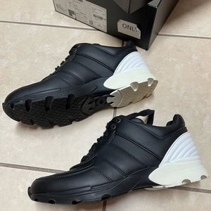 CHANEL sneakers size 39